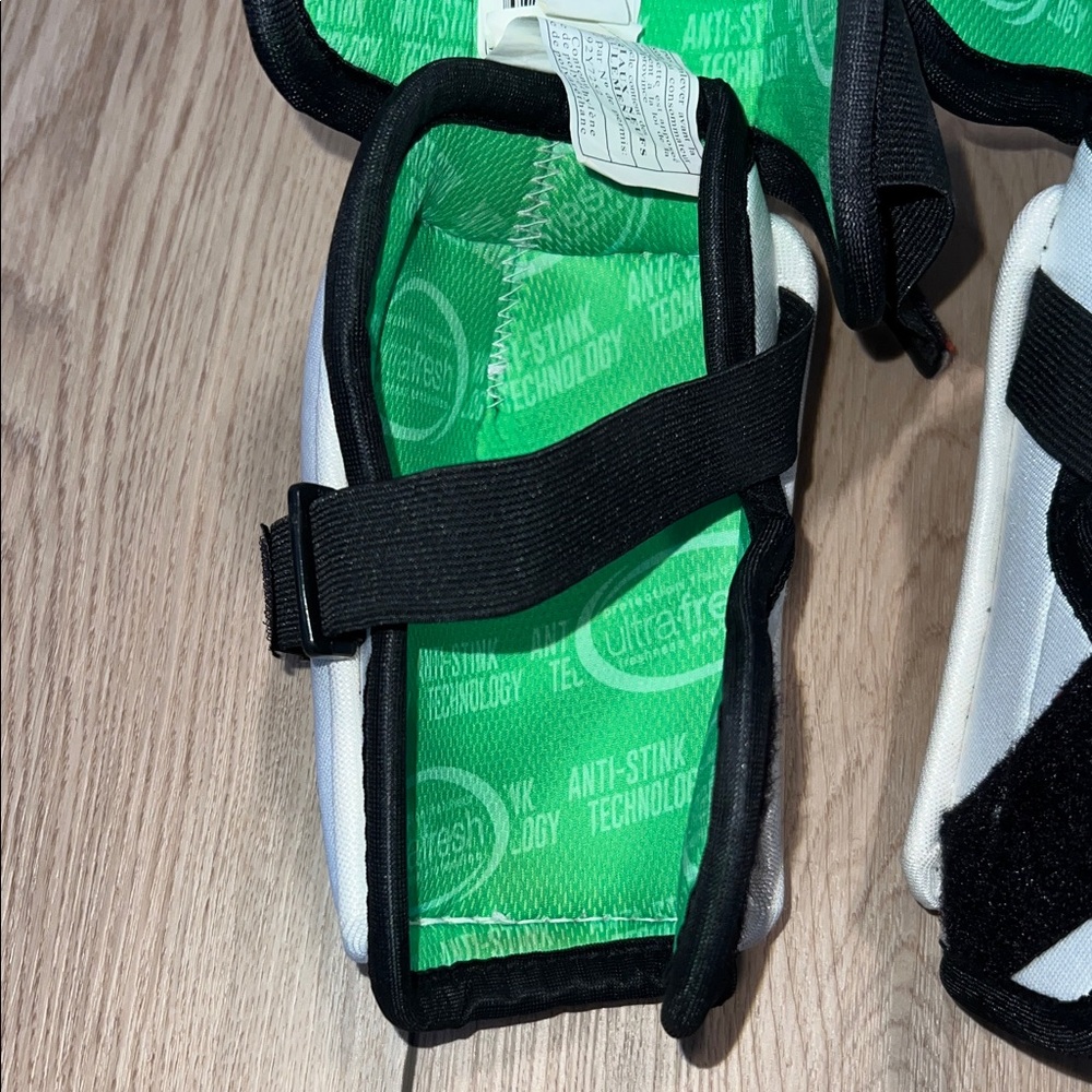 VIC CX2 White and Green Protective Elbow Pads - Picture 12 of 16